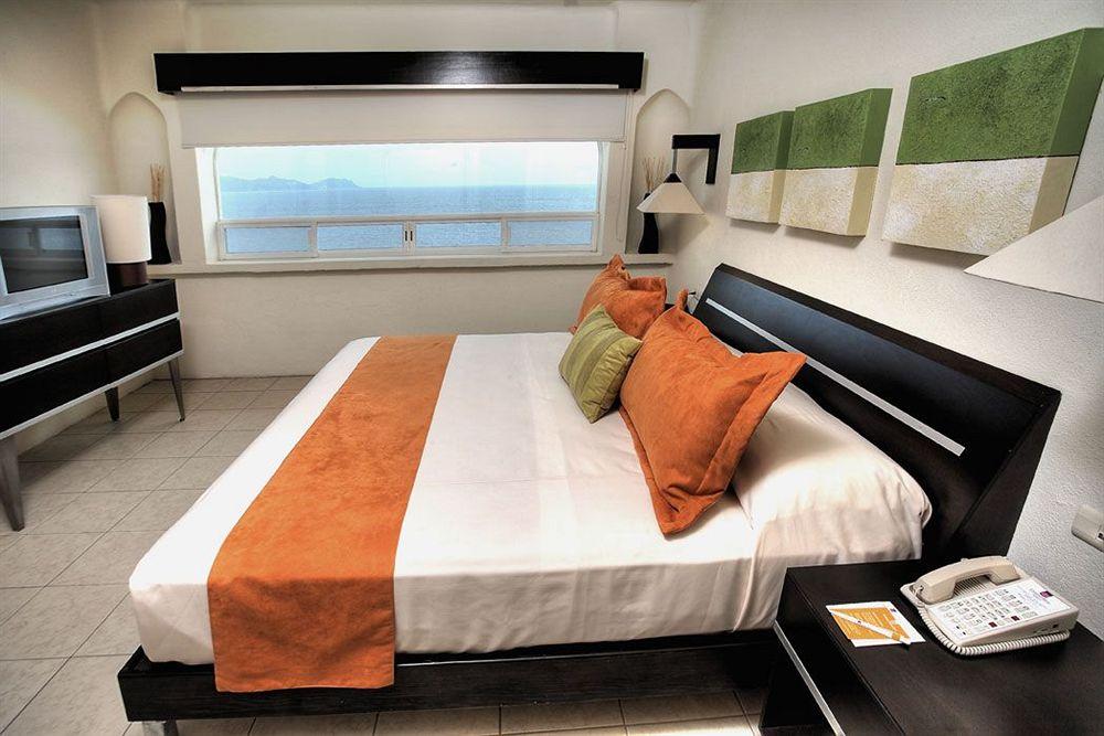 Camino Real Manzanillo Hotel Buitenkant foto
